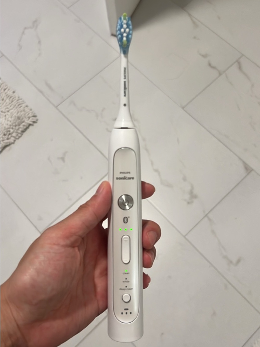 Philips Sonicare White Electric Toothbrush. New without box. Was display